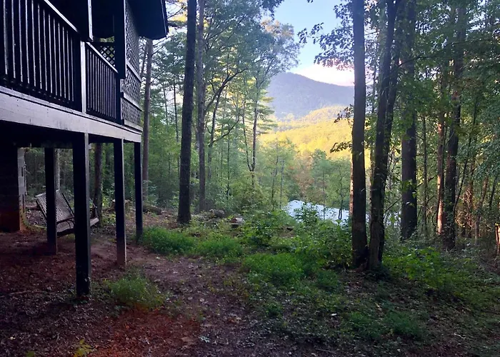Mountain-Top Cabin Get-Away With Hot Tub And A View