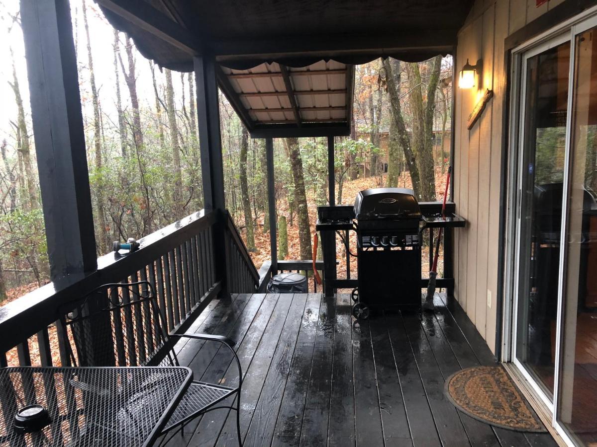 Hébergement de vacances Mountain-top Get-away With Hot Tub And A View